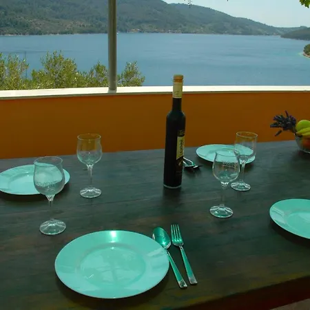 Holiday Nina - Two Bedroom Holiday With Pool And Sea View