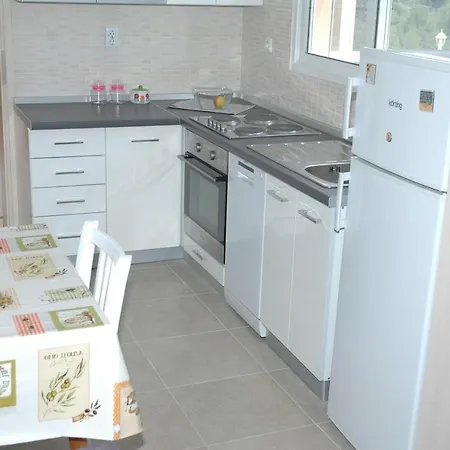 Holiday Nina - Two Bedroom Holiday With Pool And Sea View شقة فيلا لوكا