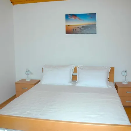 Holiday Nina - Two Bedroom Holiday With Pool And Sea View شقة فيلا لوكا