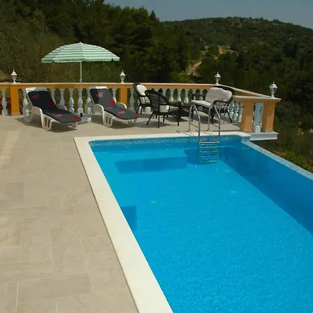 Apartment Holiday Nina - Two Bedroom Holiday With Pool And Sea View *